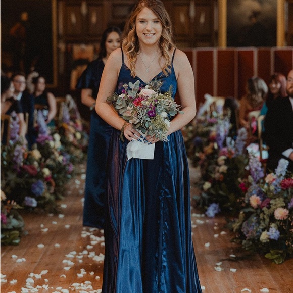 Elegant Navy Blue Women's Dress - Picture 3 of 4